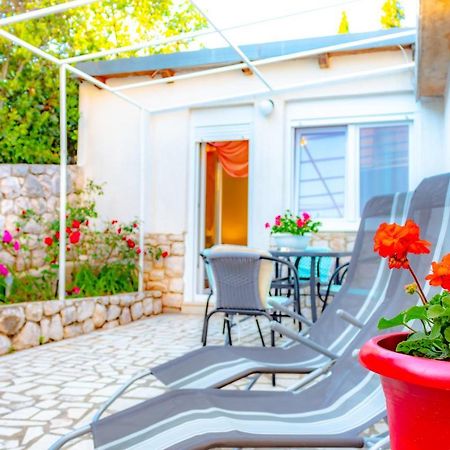 Vacation Home Grill & Chill With 350M2 Garden With Bbq Нови-Винодолски Экстерьер фото