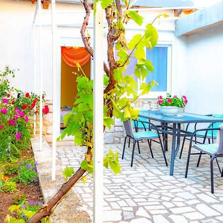Vacation Home Grill & Chill With 350M2 Garden With Bbq Нови-Винодолски Экстерьер фото