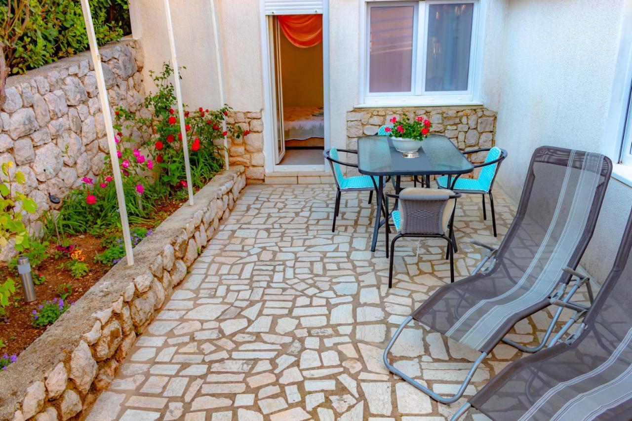 Vacation Home Grill & Chill With 350M2 Garden With Bbq Нови-Винодолски Экстерьер фото