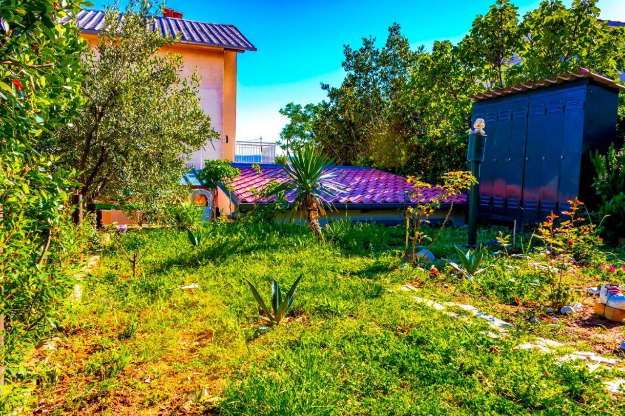 Vacation Home Grill & Chill With 350M2 Garden With Bbq Нови-Винодолски Экстерьер фото